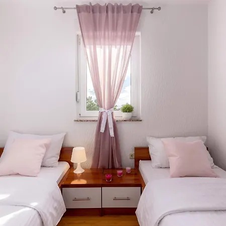 Apartment Mit Balkon Und Meerblick By Interhome *