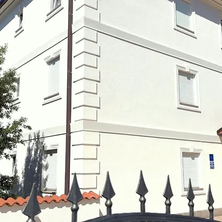 Apartman Mit Balkon Und Meerblick By Interhome