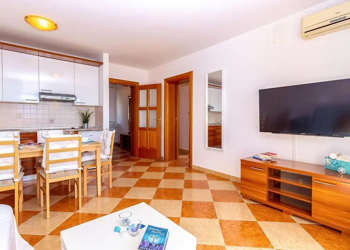 Mit Balkon Und Meerblick By Interhome