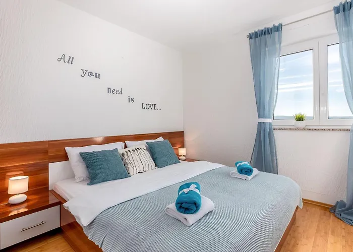 Mit Balkon Und Meerblick By Interhome Crikvenica