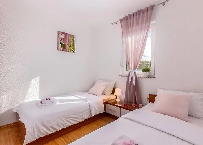 Apartman Mit Balkon Und Meerblick By Interhome *