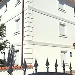 Apartman Mit Balkon Und Meerblick By Interhome