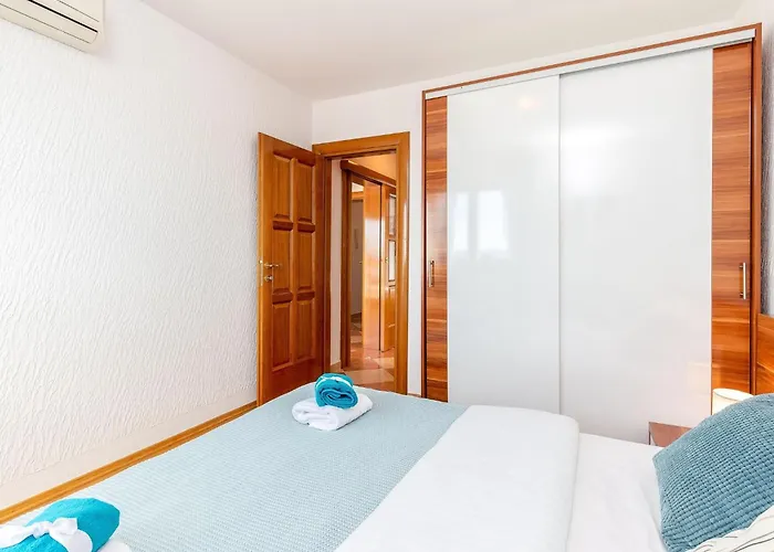 Mit Balkon Und Meerblick By Interhome