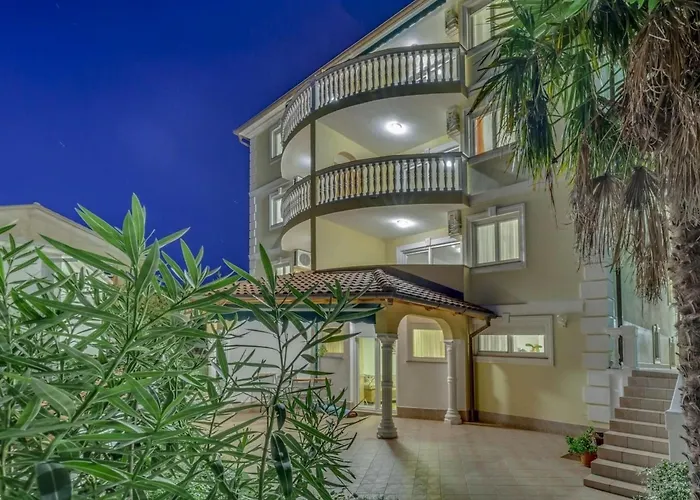 Apartamento Mit Balkon Und Meerblick By Interhome